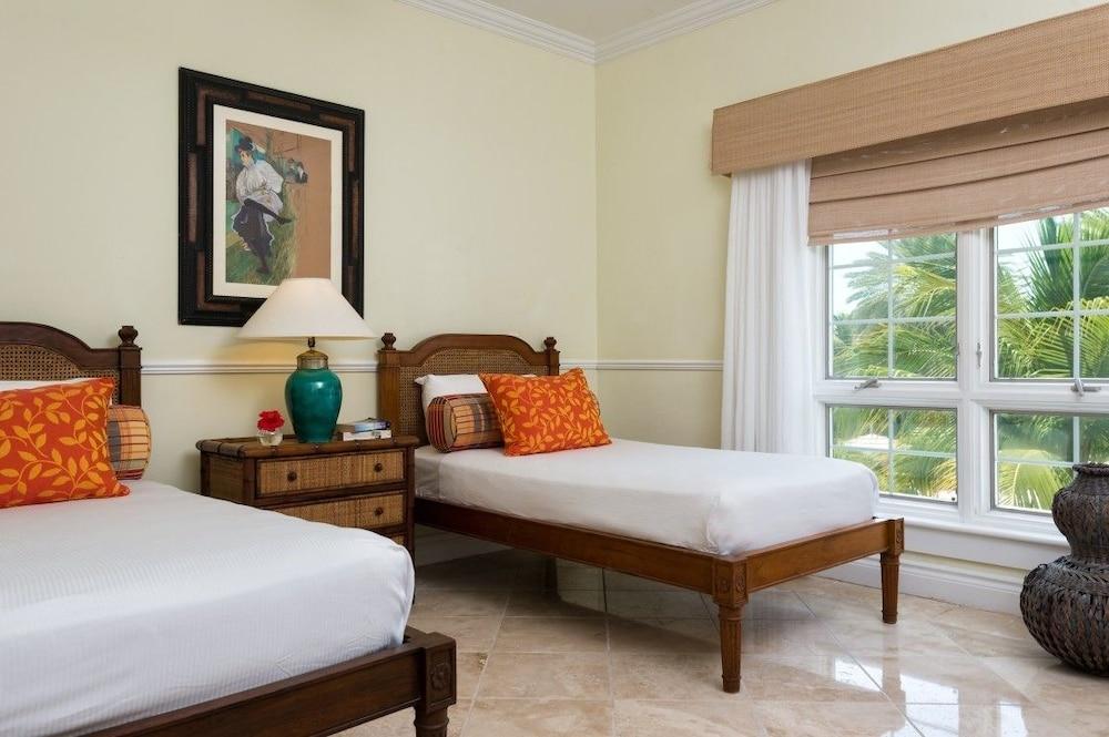 Point Grace Hotel Grace Bay Eksteriør billede
