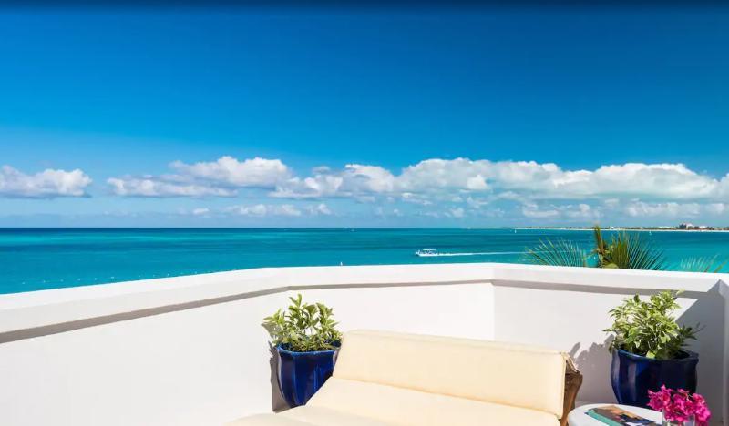Point Grace Hotel Grace Bay Eksteriør billede